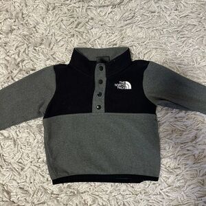 The North Face Infant Gray and Black Fleece Pullover